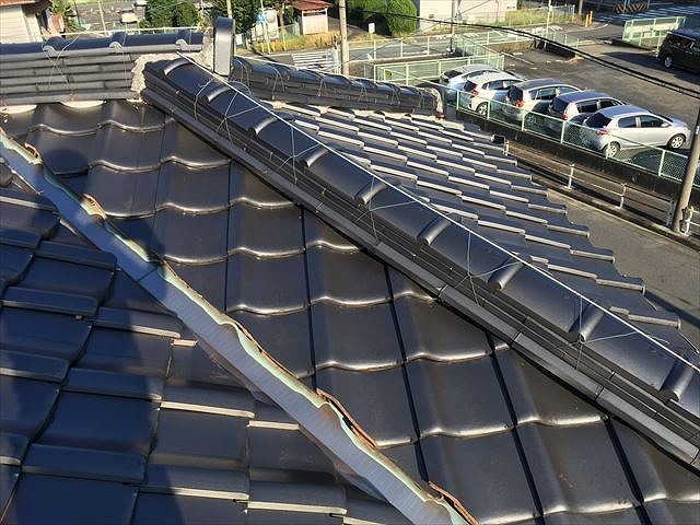 瓦屋根の谷板金